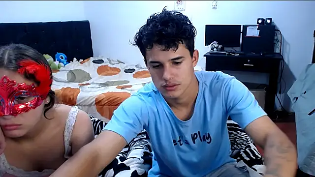 Snapshot of freddy_romas chatting on June 24, 7:22 pm freddy romas online show from June 24, 7:22 pm