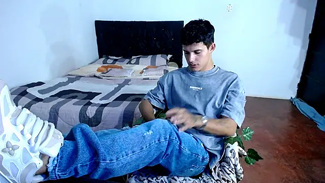 Snapshot of freddy_romas chatting on September 29, 1:56 am freddy romas online show from September 29, 1:56 am