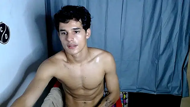Snapshot of freddy_romas chatting on February 7, 4:37 am freddy romas online show from February 7, 4:37 am