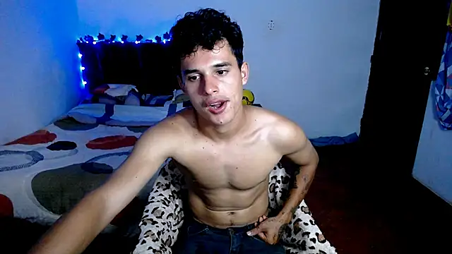 Snapshot of freddy_romas chatting on September 19, 2:59 am freddy romas online show from September 19, 2:59 am