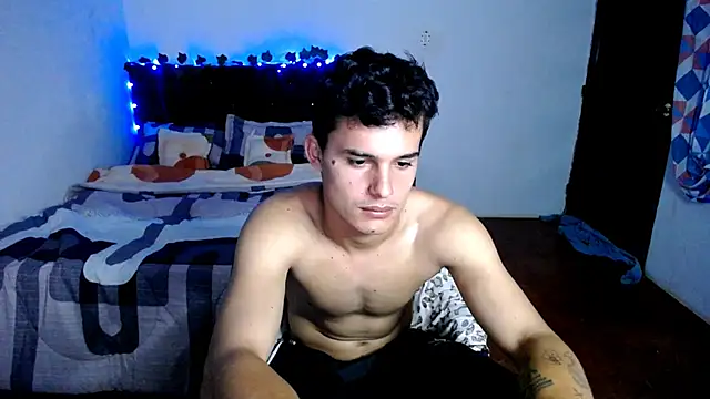 Snapshot of freddy_romas chatting on September 26, 12:17 am freddy romas online show from September 26, 12:17 am
