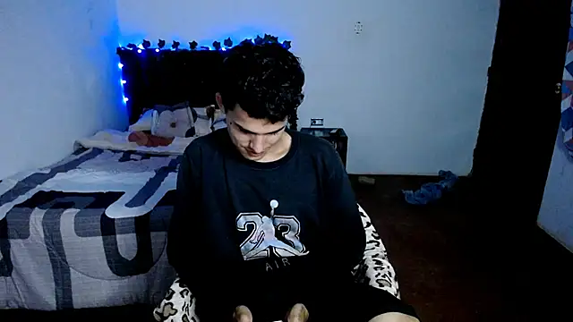 Snapshot of freddy_romas chatting on September 23, 3:46 am freddy romas online show from September 23, 3:46 am