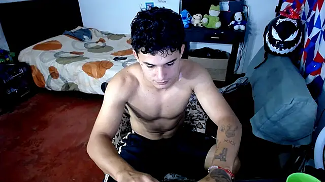Snapshot of freddy_romas chatting on June 8, 3:12 pm freddy romas online show from June 8, 3:12 pm