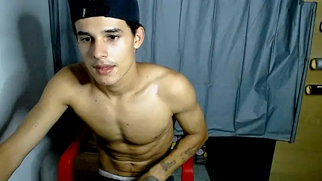 Snapshot of freddy_romas chatting on February 2, 2:59 am freddy romas online show from February 2, 2:59 am