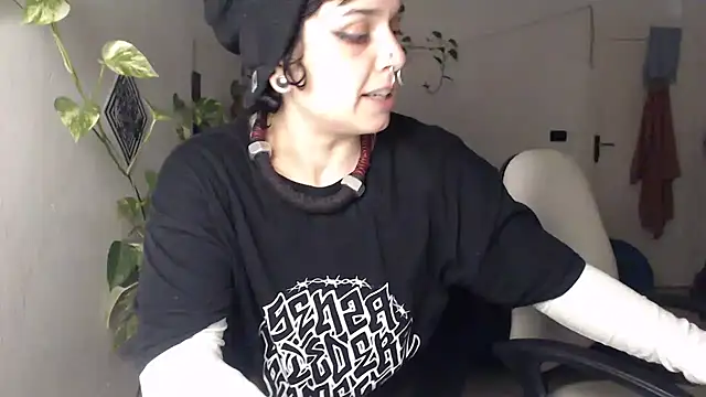 kinkyspirali online show from November 21, 11:15 pm