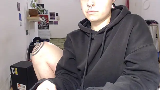 Snapshot of kinkyspirali chatting on March 16, 9:37 pm kinkyspirali online show from March 16, 9:37 pm