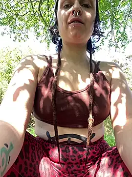 kinkyspirali online show from April 8, 9:44 am