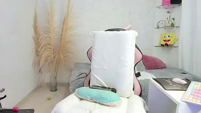 Leslie browm online show from November 6, 11:25 am