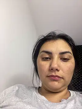 Snapshot of Lili-52 chatting on February 22, 7:36 pm Lili-52 online show from February 22, 7:36 pm