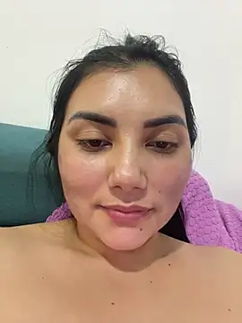 Snapshot of Lili-52 chatting on March 5, 8:32 pm Lili-52 online show from March 5, 8:32 pm