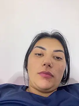 Snapshot of Lili-52 chatting on February 28, 8:18 pm Lili-52 online show from February 28, 8:18 pm