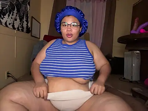 TheeGoddessAset online show from February 12, 7:02 am