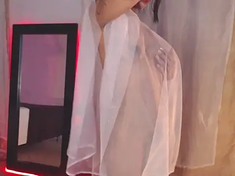 selene gils online show from March 13, 3:11 am