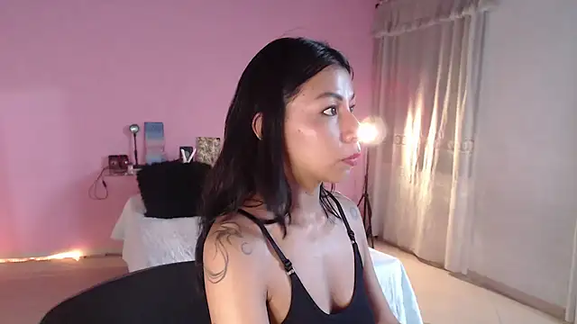 selene gils online show from June 1, 7:13 pm