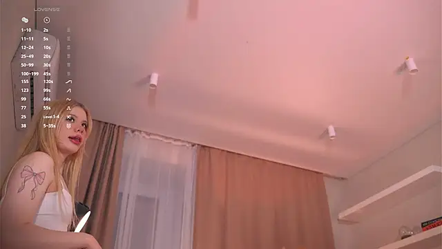 ZaraDudley online show from November 4, 4:33 pm