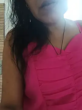 Snapshot of Saroj-Shah chatting on May 21, 6:33 am Saroj-Shah online show from May 21, 6:33 am