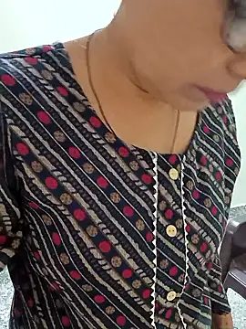 Snapshot of Saroj-Shah chatting on May 3, 7:13 am Saroj-Shah online show from May 3, 7:13 am