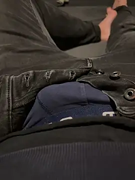 mrniceguy198 online show from March 8, 8:12 pm