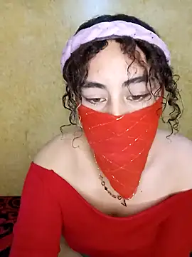 Lalou online show from December 6, 2:11 pm