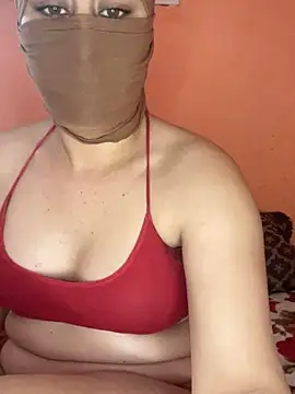 Lalou online show from April 5, 3:40 pm