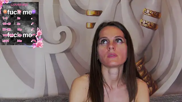 hailey peach online show from April 18, 5:10 am