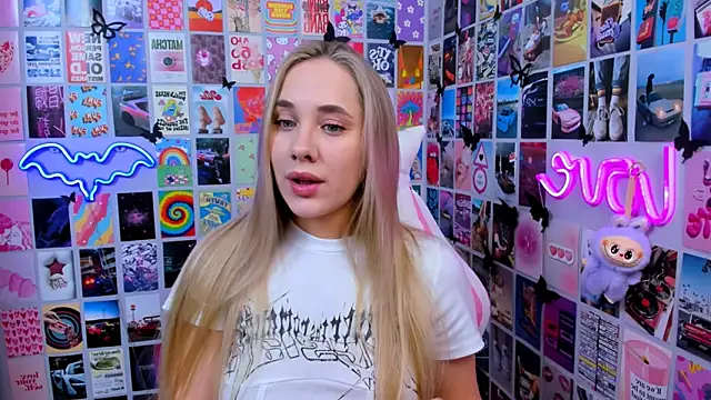 MiaMilas online show from December 19, 3:03 pm