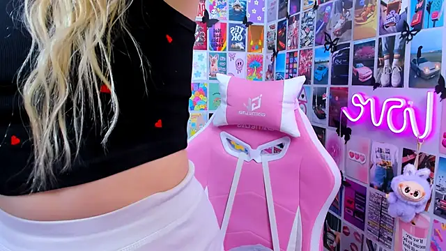 MiaMilas online show from January 12, 2:24 pm