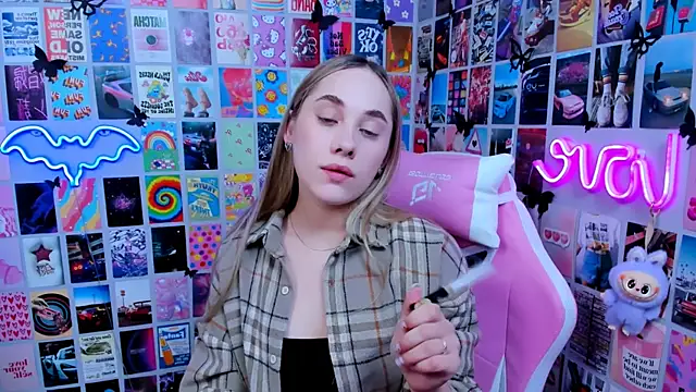 MiaMilas online show from February 25, 3:56 pm