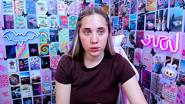 MiaMilas online show from May 26, 2:04 pm