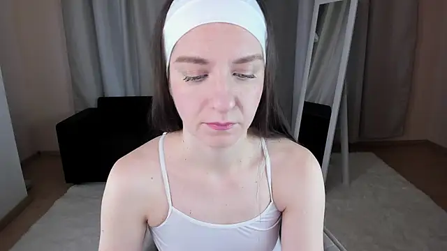 Snapshot of helentasty chatting on October 23, 2:43 am helentasty online show from October 23, 2:43 am