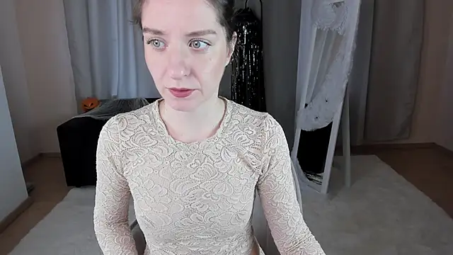 Snapshot of helentasty chatting on October 26, 2:45 am helentasty online show from October 26, 2:45 am