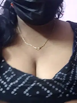 mallu-sumi online show from January 9, 6:04 pm