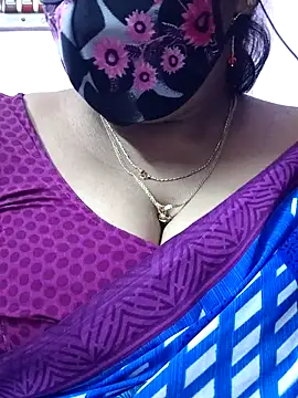 mallu-sumi online show from November 5, 6:00 pm