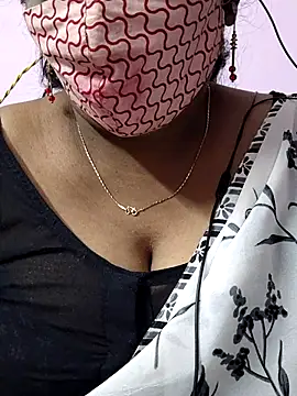 mallu-sumi online show from November 18, 5:05 pm