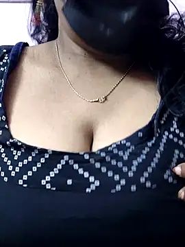 mallu-sumi online show from November 9, 7:18 pm