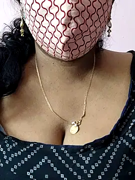 mallu-sumi online show from May 26, 8:45 am