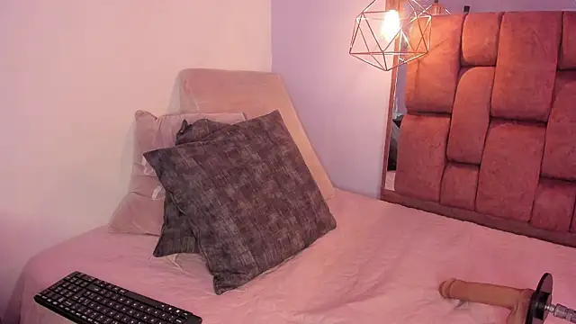 kristakinnky online show from February 21, 11:45 am