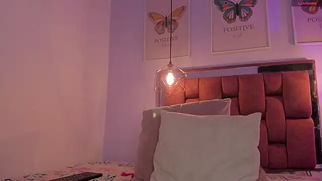 kristakinnky online show from September 20, 1:27 pm