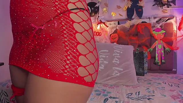 kristakinnky online show from October 31, 1:30 pm