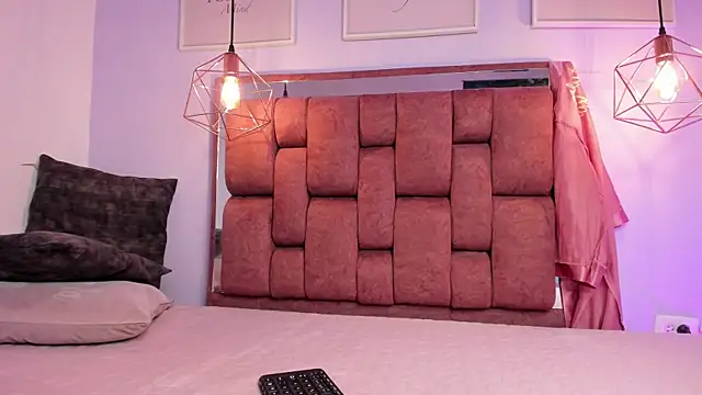 kristakinnky online show from April 20, 12:19 pm