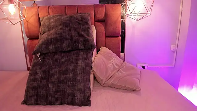 kristakinnky online show from February 24, 11:44 am