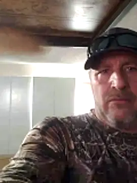 Snapshot of girthbrooks1269 chatting on December 18, 9:07 pm girthbrooks1269 online show from December 18, 9:07 pm