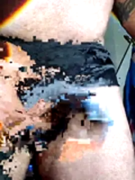Snapshot of girthbrooks1269 chatting on August 7, 7:03 am girthbrooks1269 online show from August 7, 7:03 am