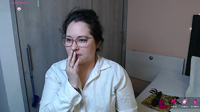 Snapshot of May_Carlier chatting on March 17, 11:13 pm May Carlier online show from March 17, 11:13 pm