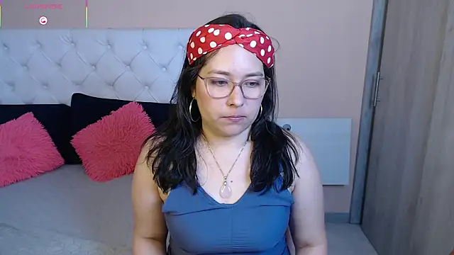 May Carlier online show from December 19, 12:36 am