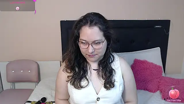 Snapshot of May_Carlier chatting on March 16, 4:09 am May Carlier online show from March 16, 4:09 am