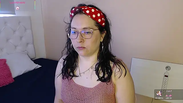 May Carlier online show from February 5, 6:26 pm