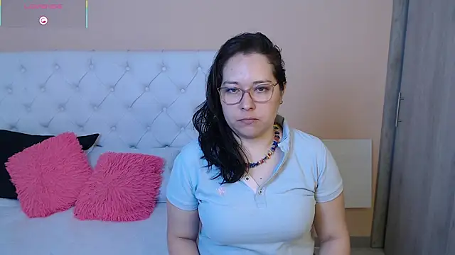 May Carlier online show from January 13, 7:07 pm