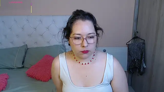 May Carlier online show from December 2, 3:52 am