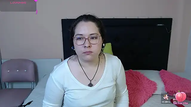 Snapshot of May_Carlier chatting on February 19, 8:41 pm May Carlier online show from February 19, 8:41 pm
